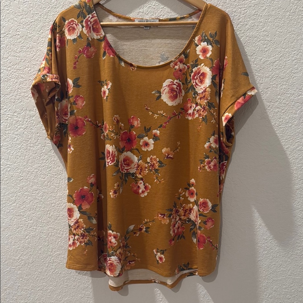 Green Envelope Floral Mustard Women's Top size 2x